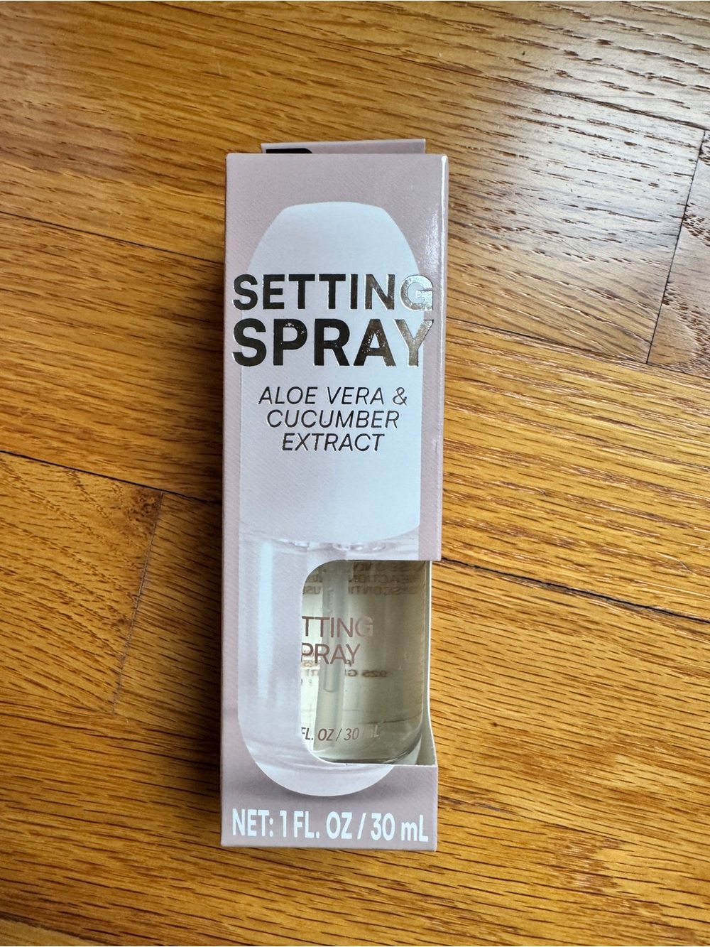 Hydrating Setting Spray with Aloe Vera & Cucumber Extract — Soft Pink
